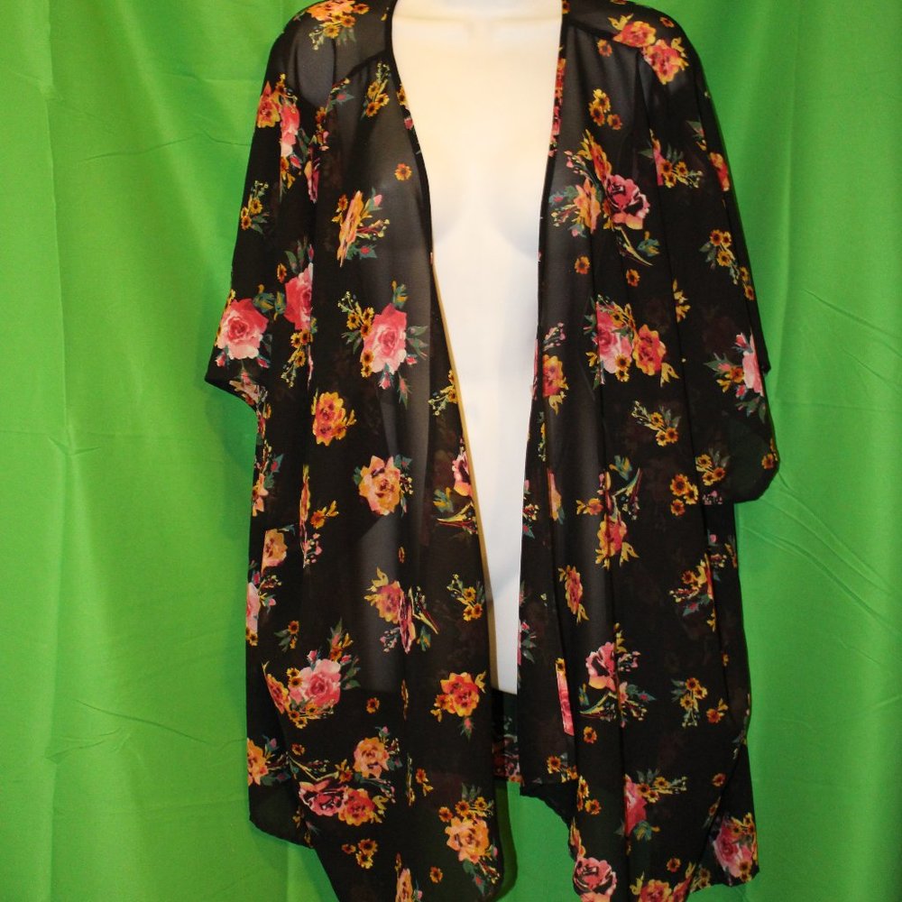 Speed Control New York Black Floral Kimono Wrap
